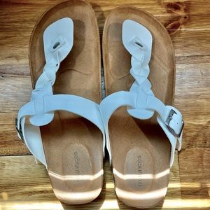 *Maurices Sandles. Sz 11